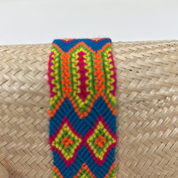 Jenny Polanco raffia clutch with needlepoint design - Picture 6 of 6
